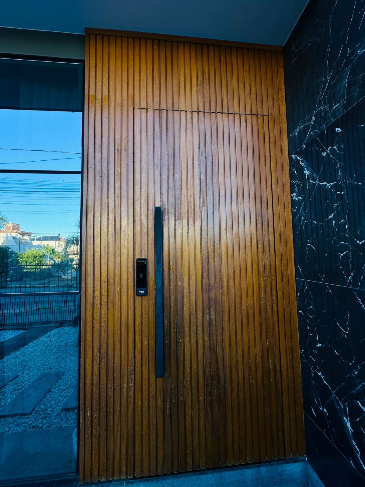 Detalhe de fechadura inteligente